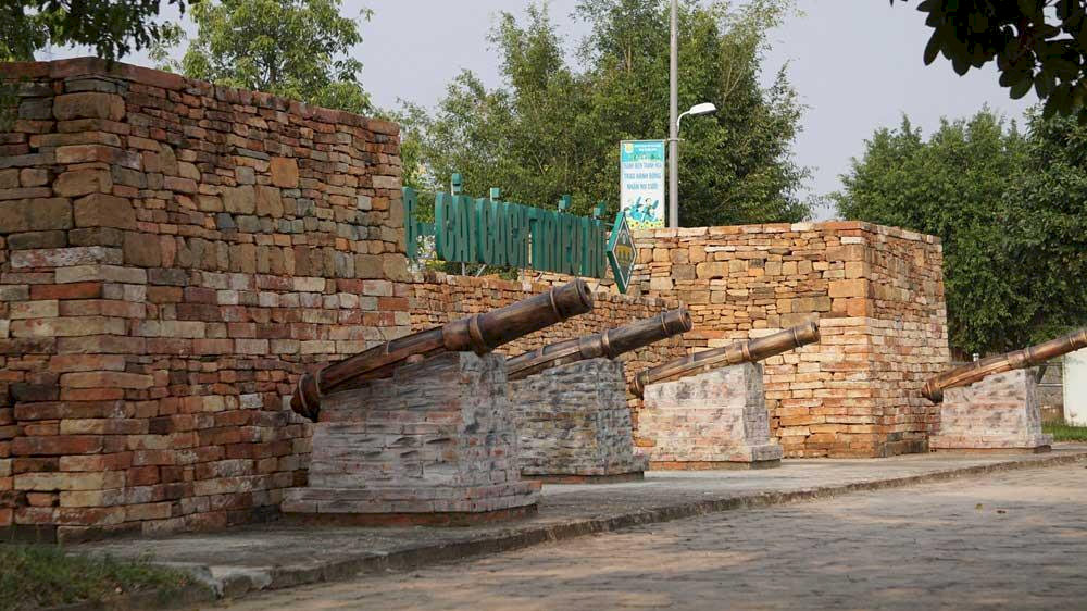 Mô hình súng thần công được phát minh dưới triều nhà Hồ